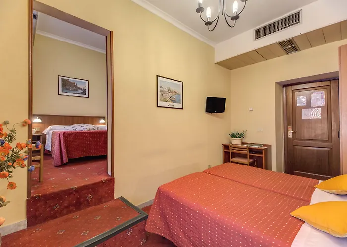 Hotel Corona Otel