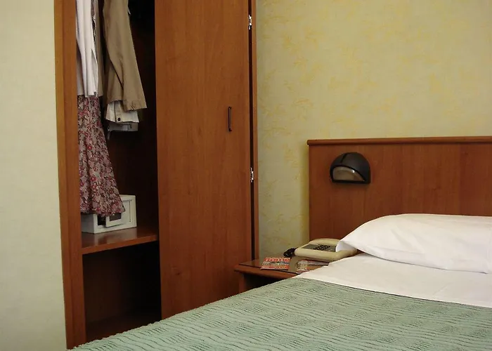 Hotel Corona 3*